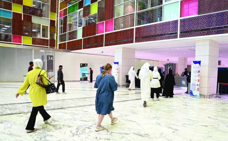 Employment in Kuwait surges but gender wage disparities persist